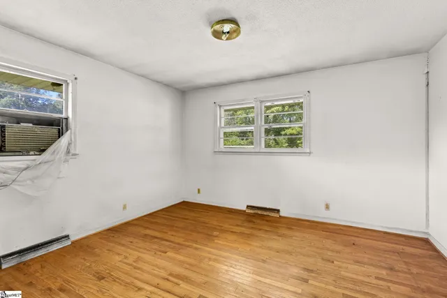 $229,900 | 3190 Apple Orchard Road, Clinton, SC 29325