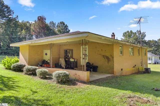 $229,900 | 3190 Apple Orchard Road, Clinton, SC 29325