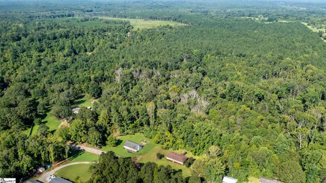 $229,900 | 3190 Apple Orchard Road, Clinton, SC 29325