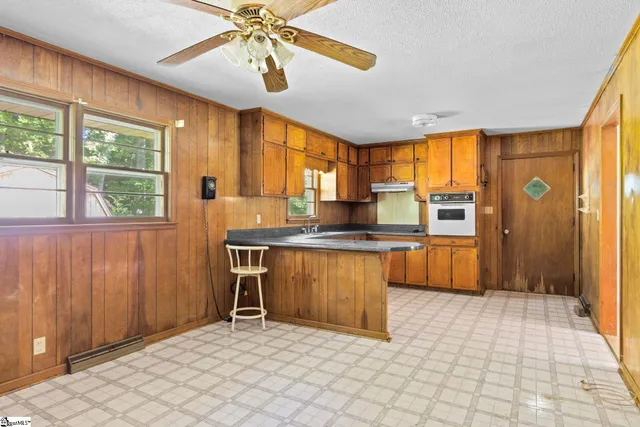 $229,900 | 3190 Apple Orchard Road, Clinton, SC 29325