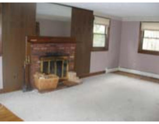 9 Marlyn Road Billerica, MA 01821 - Photo 4 of 9