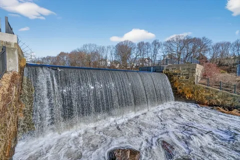 $459,000 | 7 South Stone Mill Drive, Unit 412, Dedham, MA 02026