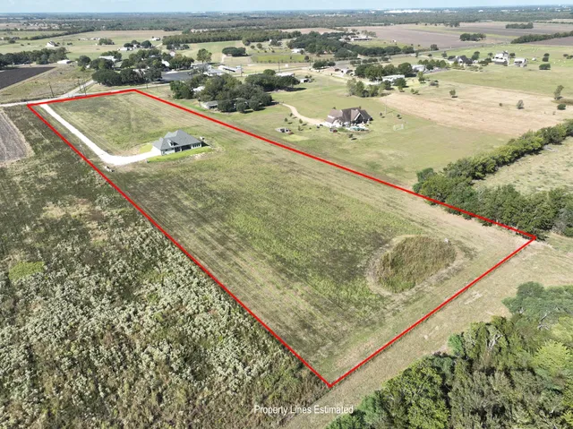 a view of a outdoor space