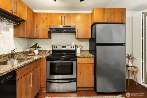 $247,999 | 1707 Boylston Avenue, Unit 206, Seattle, WA 98122
