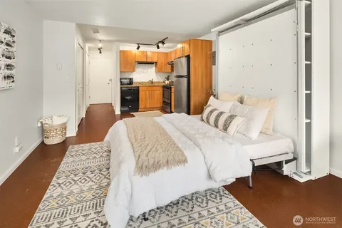 $247,999 | 1707 Boylston Avenue, Unit 206, Seattle, WA 98122