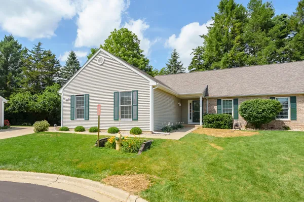 $279,900 | 2919 Hunters Place, Unit 19, Kalamazoo, MI 49048