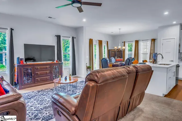 $313,999 | 516 Martin Crk Drive, Simpsonville, SC 29680