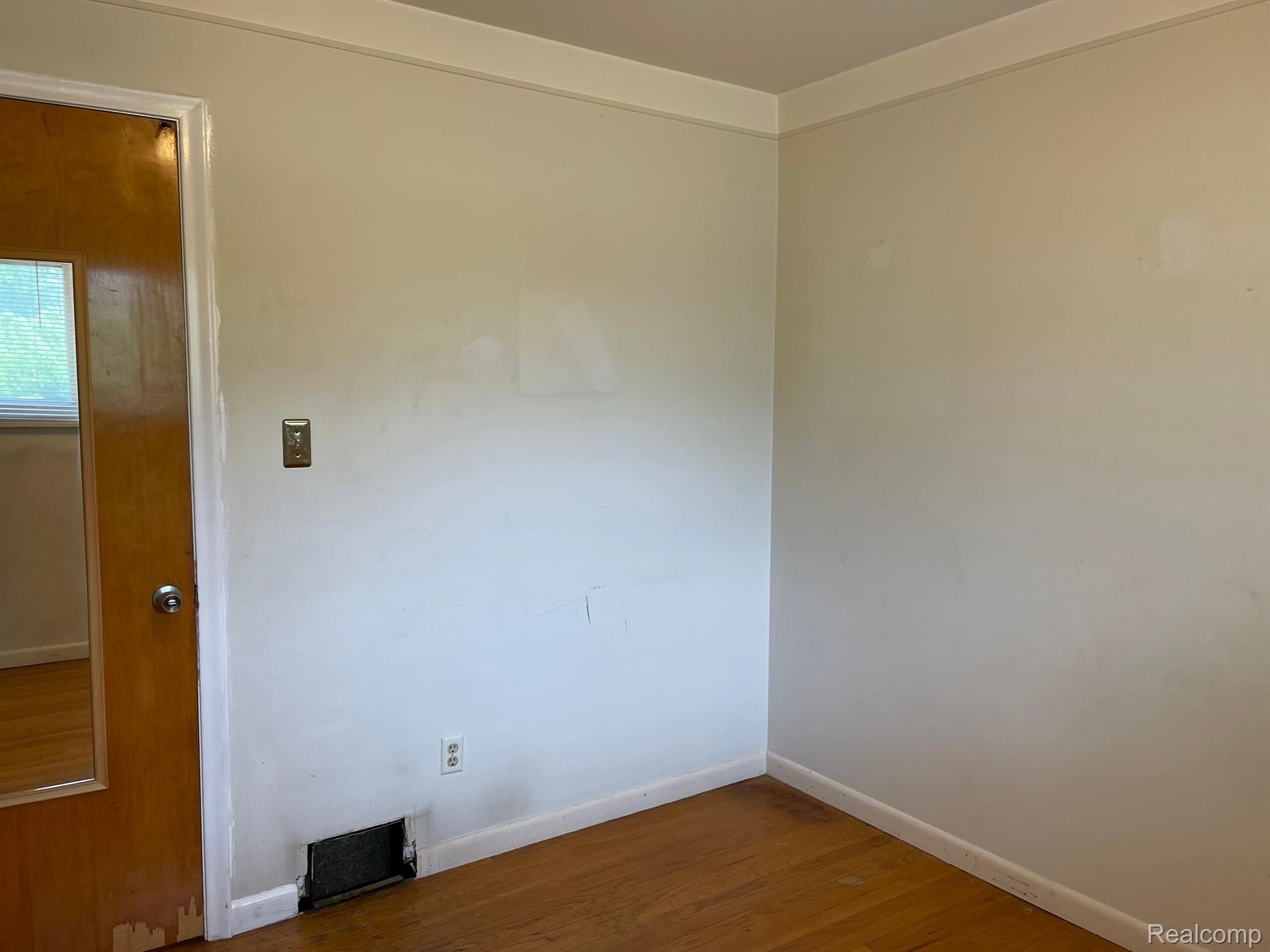 7951 Pardee Road Taylor, MI 48180 - Photo 16 of 34 Gallery Image 16