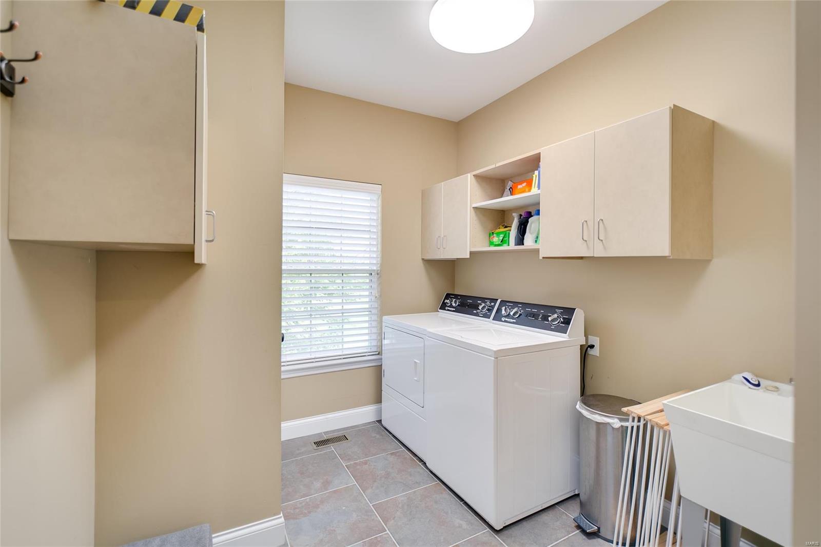 828 Ringer Court St. Louis, MO 63129 - Photo 14 of 40 Gallery Image 14