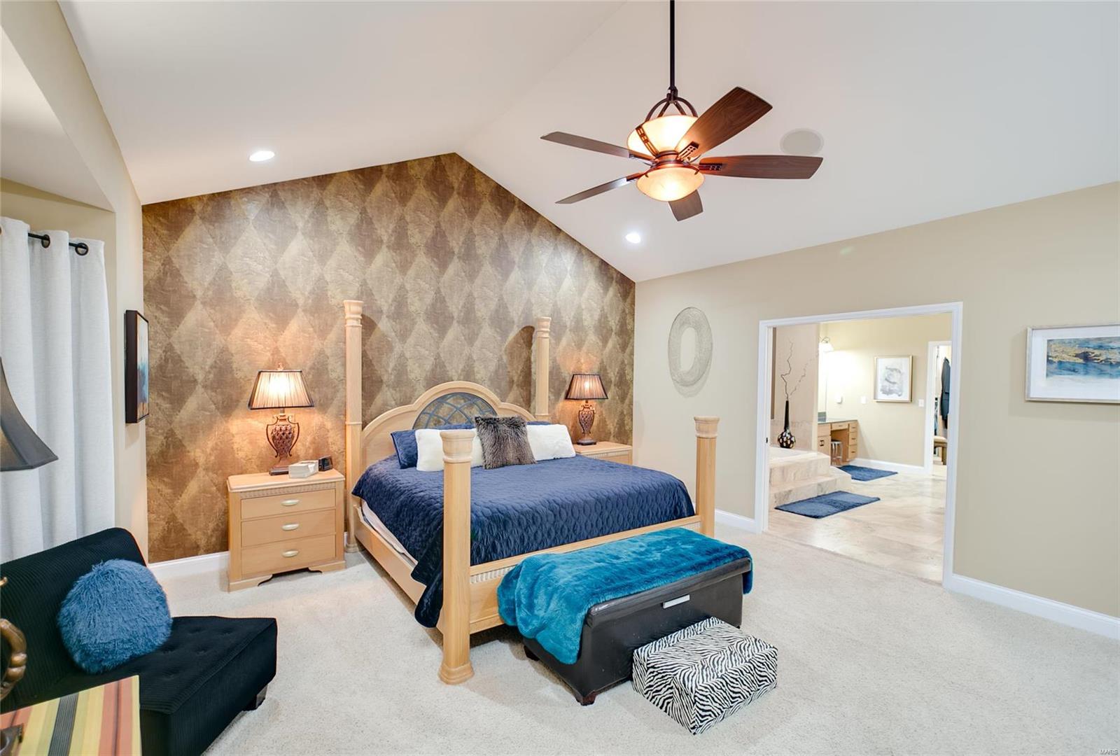 828 Ringer Court St. Louis, MO 63129 - Photo 4 of 40 Gallery Image 4