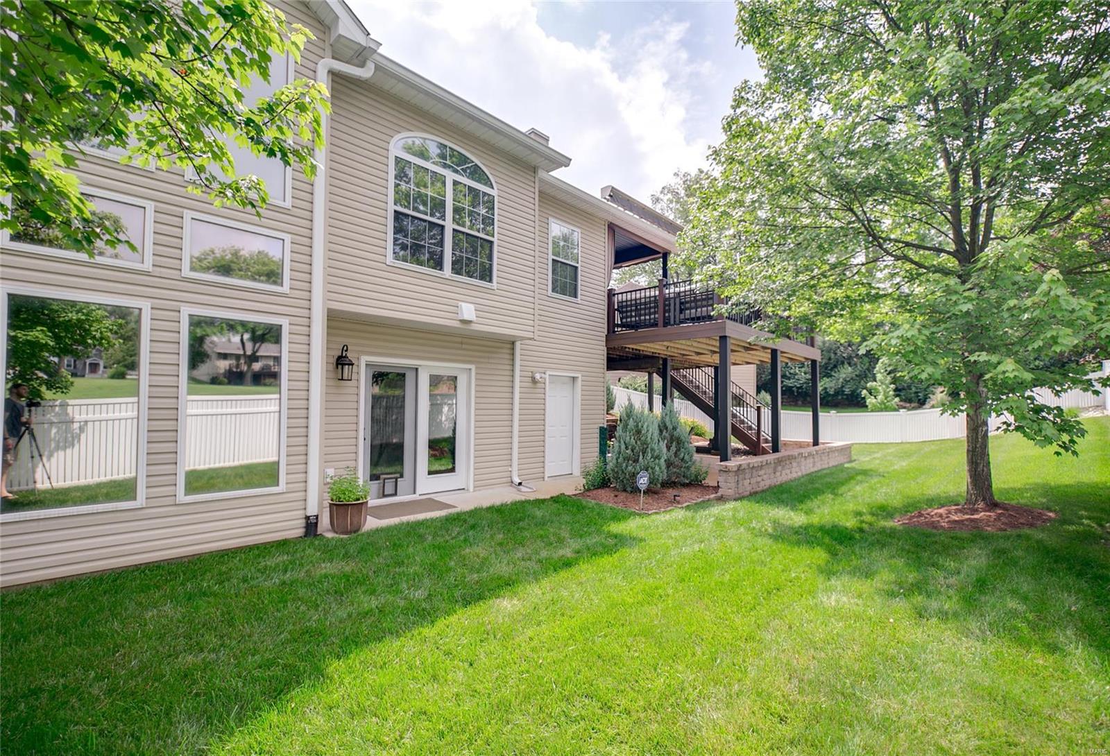 828 Ringer Court St. Louis, MO 63129 - Photo 5 of 40 Gallery Image 5