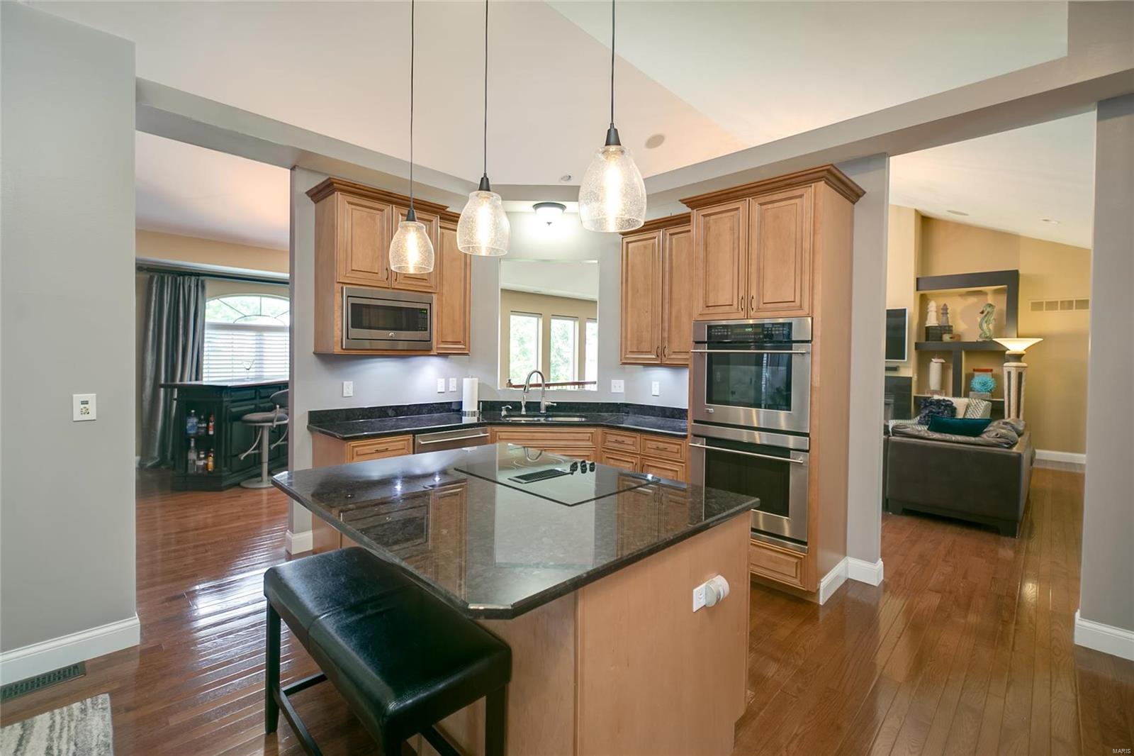 828 Ringer Court St. Louis, MO 63129 - Photo 9 of 40 Gallery Image 9