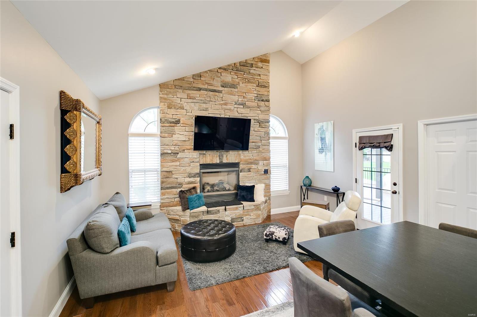 828 Ringer Court St. Louis, MO 63129 - Photo 10 of 40 Gallery Image 10