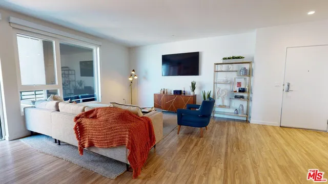 $6,088 | 3425 West Olive Avenue, Unit 347, Burbank, CA 91505