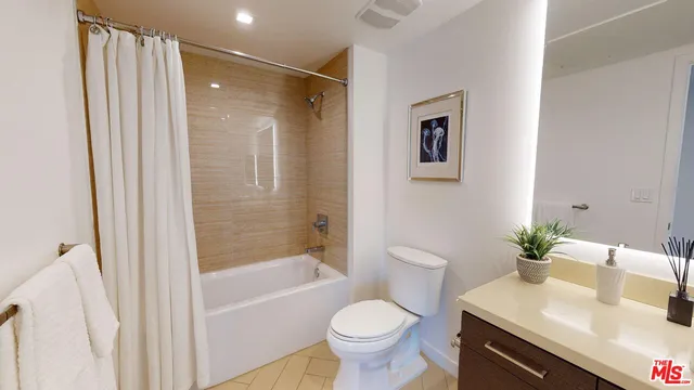 $6,088 | 3425 West Olive Avenue, Unit 347, Burbank, CA 91505