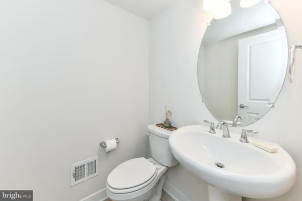 $3,750 | 13372 Sherwood Park Lane, Herndon, VA 20171