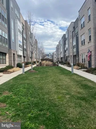 $3,750 | 13372 Sherwood Park Lane, Herndon, VA 20171