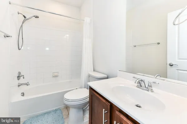 $3,750 | 13372 Sherwood Park Lane, Herndon, VA 20171