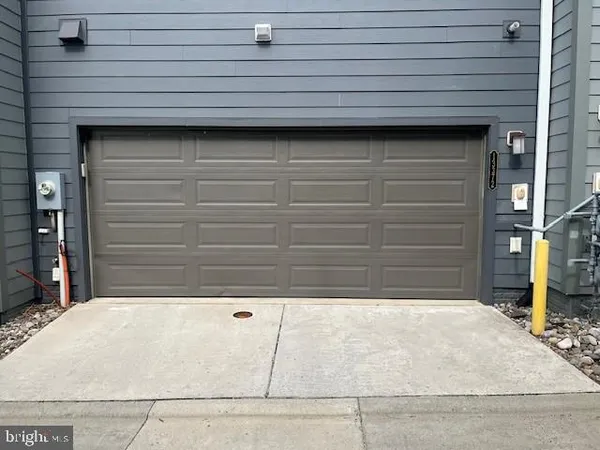 $3,750 | 13372 Sherwood Park Lane, Herndon, VA 20171