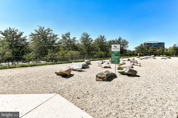 $3,750 | 13372 Sherwood Park Lane, Herndon, VA 20171