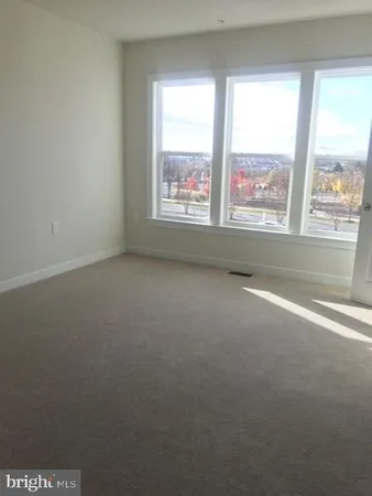 $3,750 | 13372 Sherwood Park Lane, Herndon, VA 20171