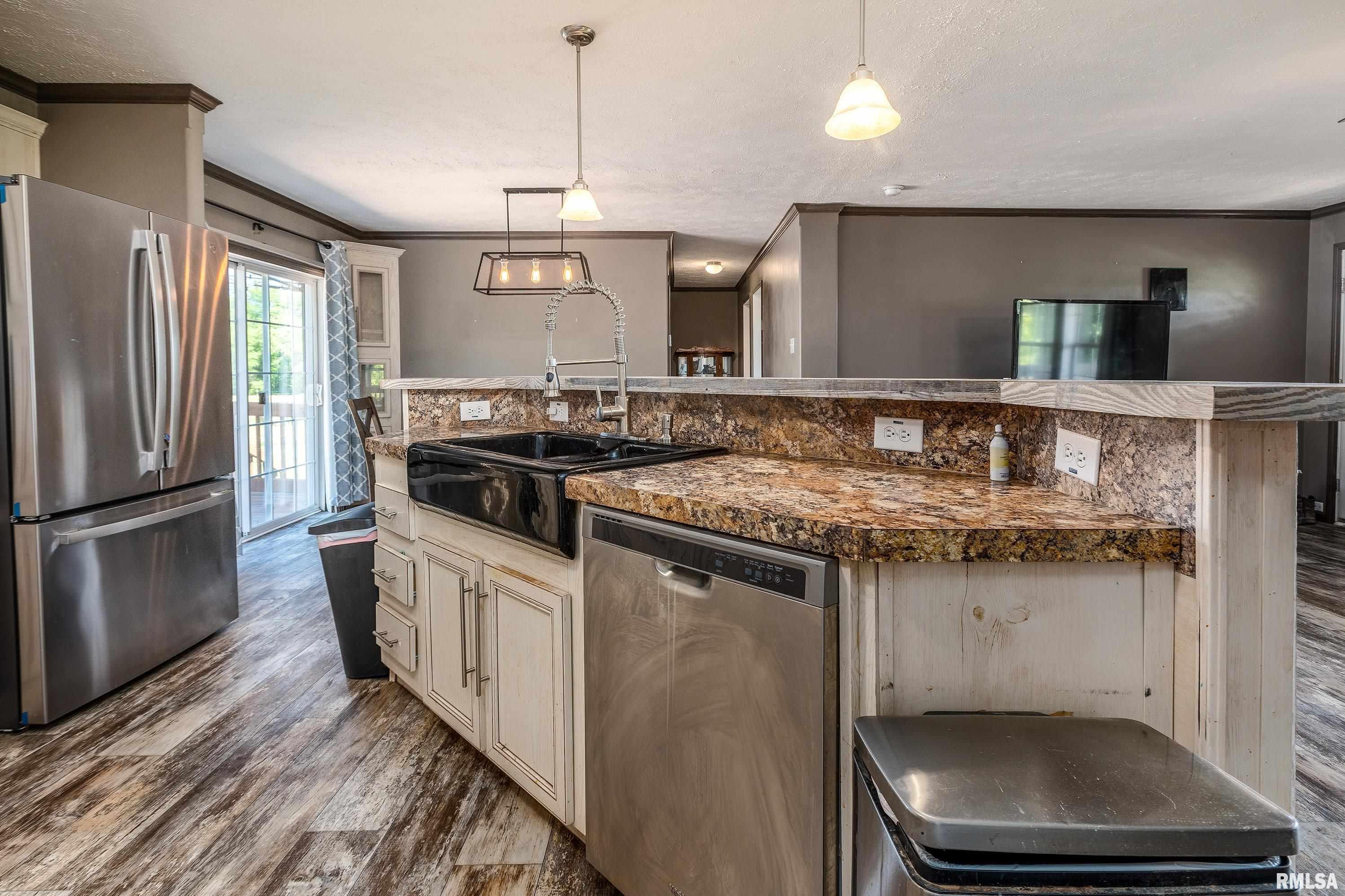 18057 Dwina Road Thompsonville, IL 62890 - Photo 9 of 49