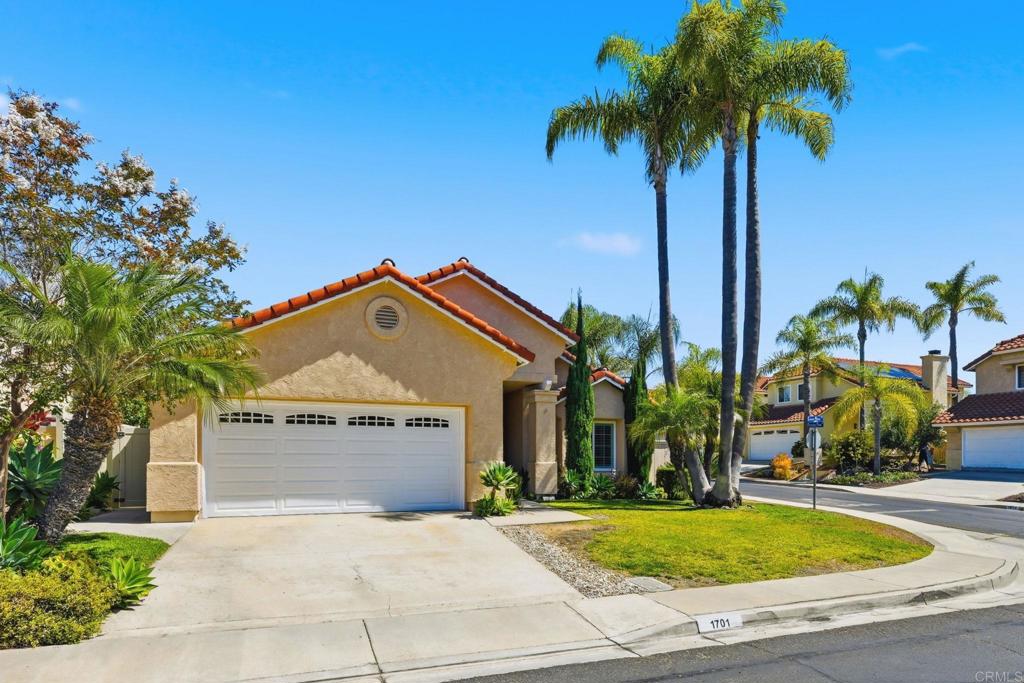 1701 Crystal Ridge Way Vista, CA 92081 - Photo 3 of 37