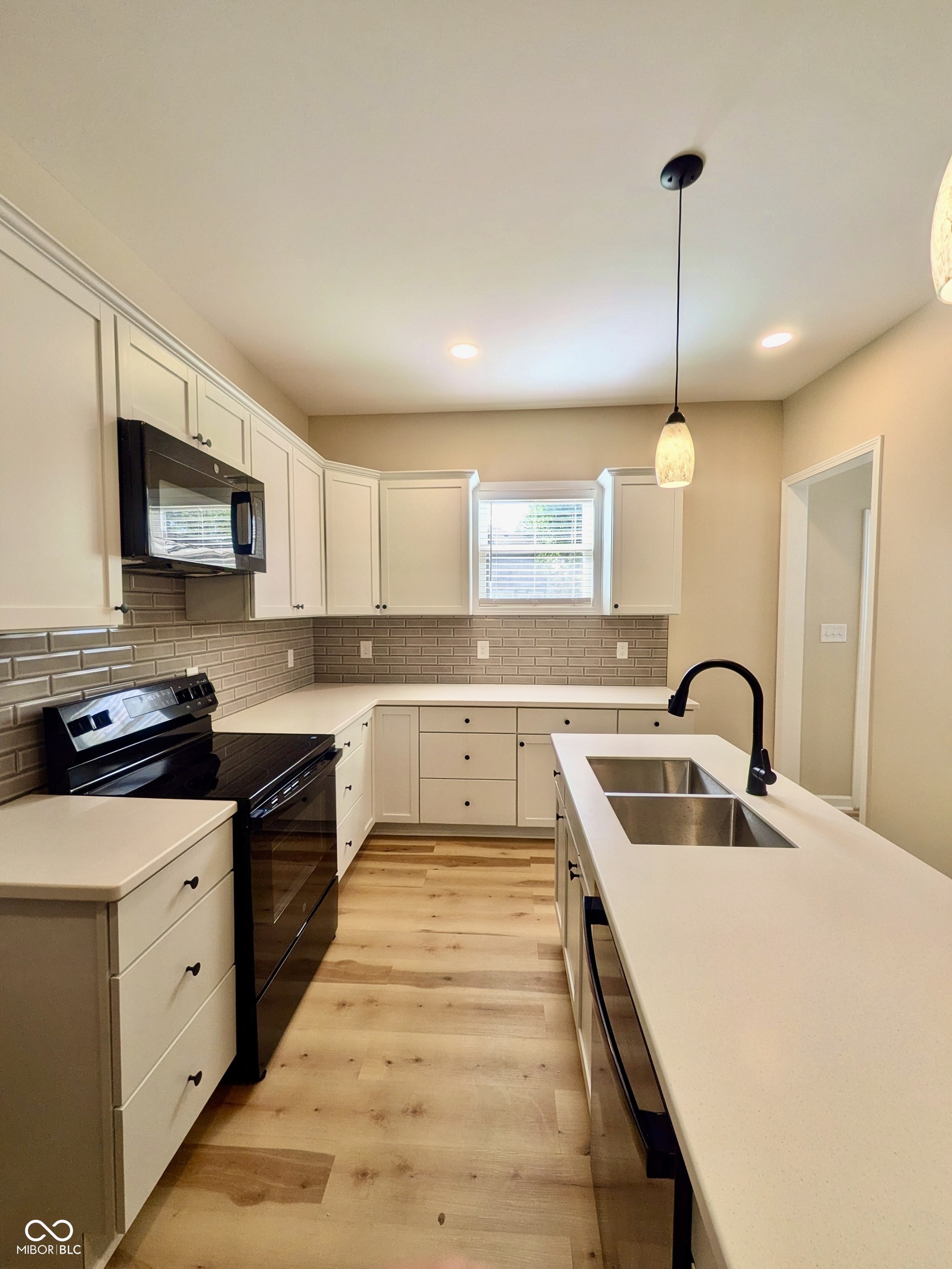 3256 Ruckle Street Indianapolis, IN 46205 - Photo 5 of 16