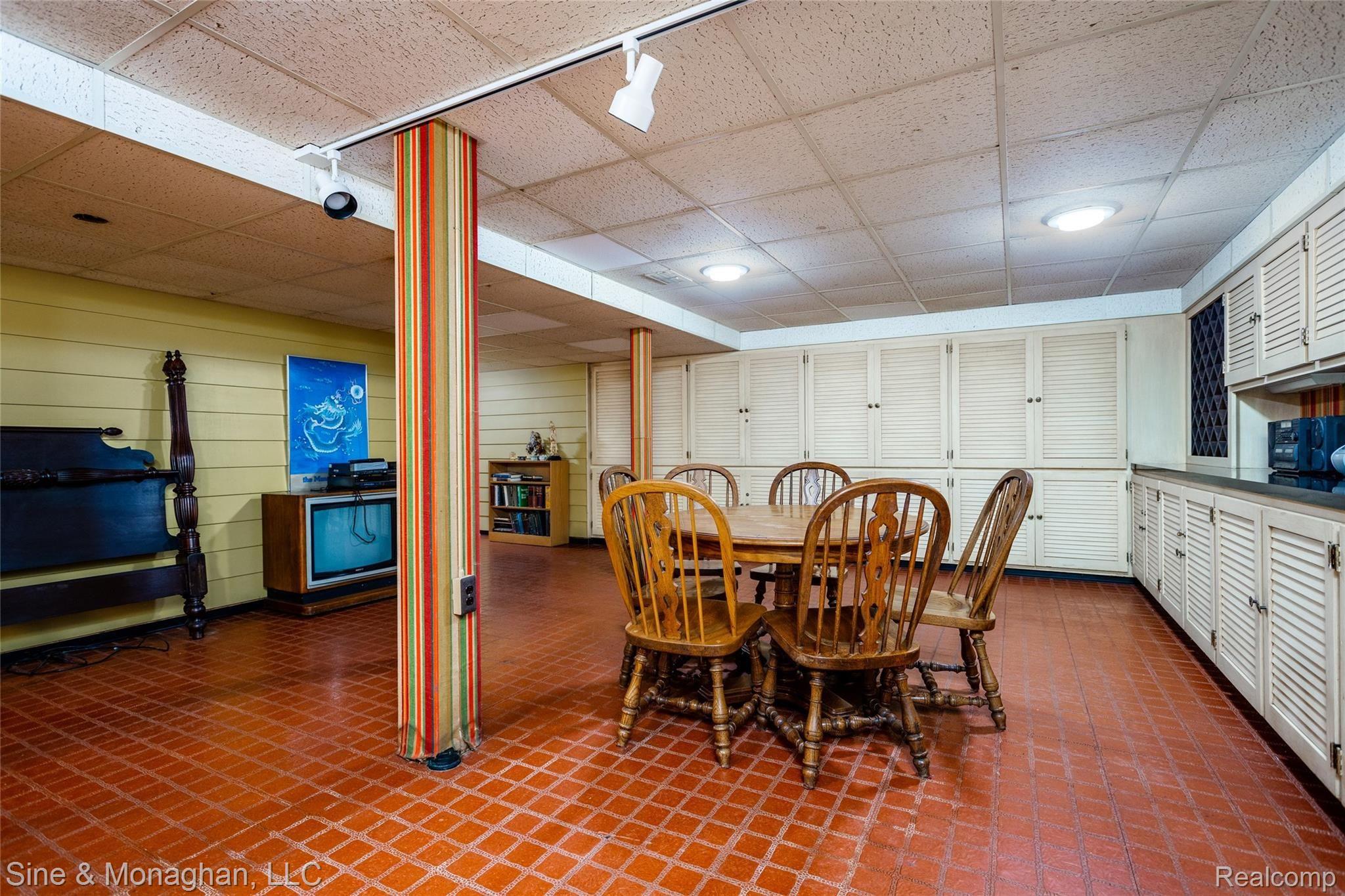 523 Thorntree Road Grosse Pointe, MI 48236 - Photo 43 of 59 523 Thorntree L037.jpg