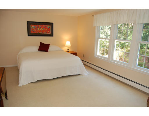 11 Worcester Road Norfolk, MA 02056 - Photo 18 of 22 Gallery Image 18