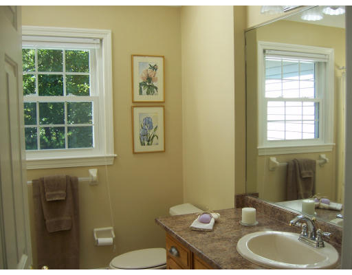 11 Worcester Road Norfolk, MA 02056 - Photo 21 of 22 Gallery Image 21