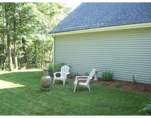 11 Worcester Road Norfolk, MA 02056 - Photo 4 of 22 Gallery Image 4