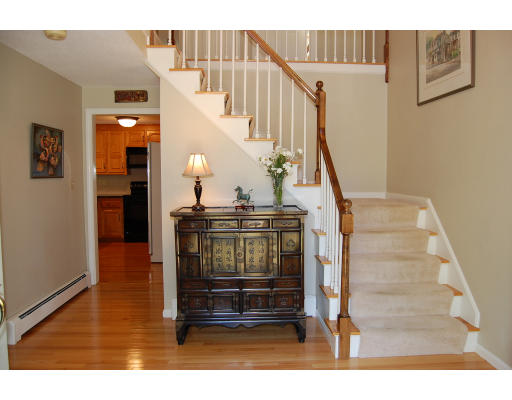 11 Worcester Road Norfolk, MA 02056 - Photo 7 of 22 Gallery Image 7