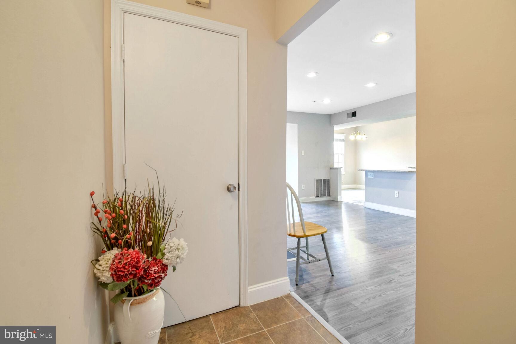 14906 McKisson Court, Unit 8DF Silver Spring, MD 20906 - Photo 2 of 19 Entry