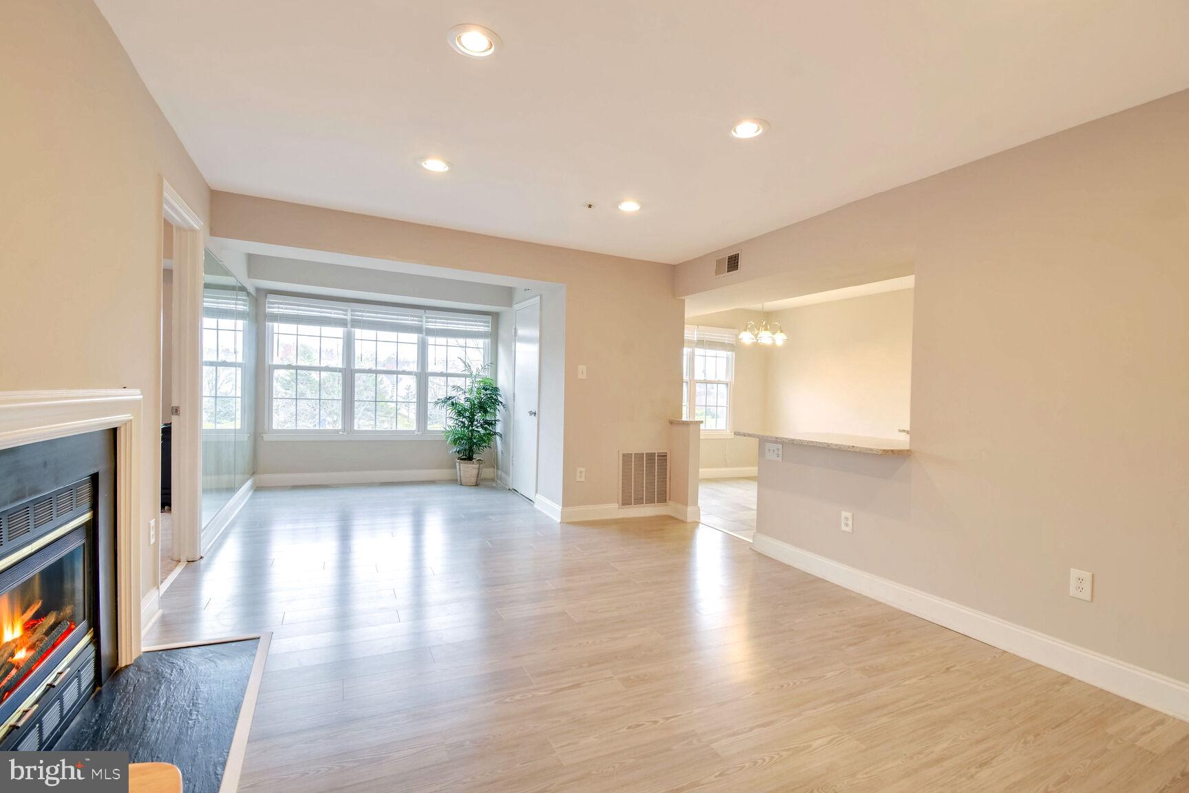 14906 McKisson Court, Unit 8DF Silver Spring, MD 20906 - Photo 4 of 19 Living Room