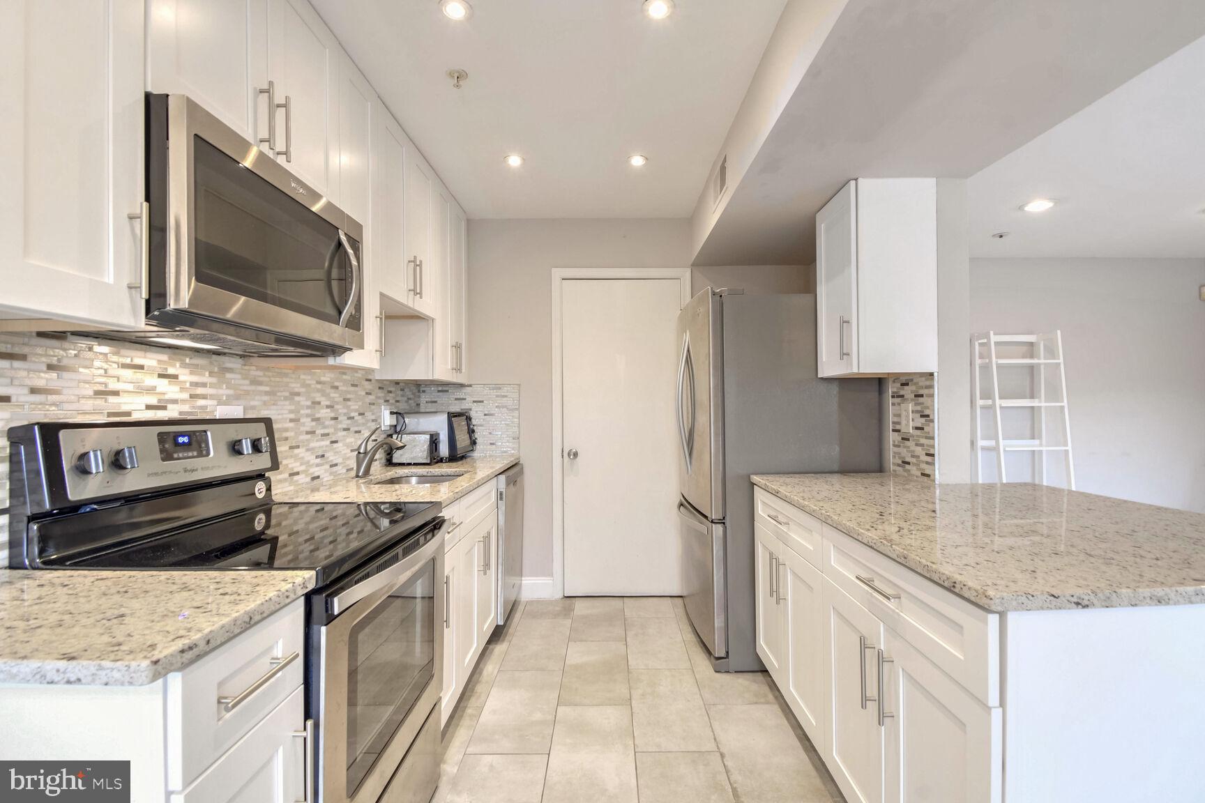 14906 McKisson Court, Unit 8DF Silver Spring, MD 20906 - Photo 7 of 19 Kitchen