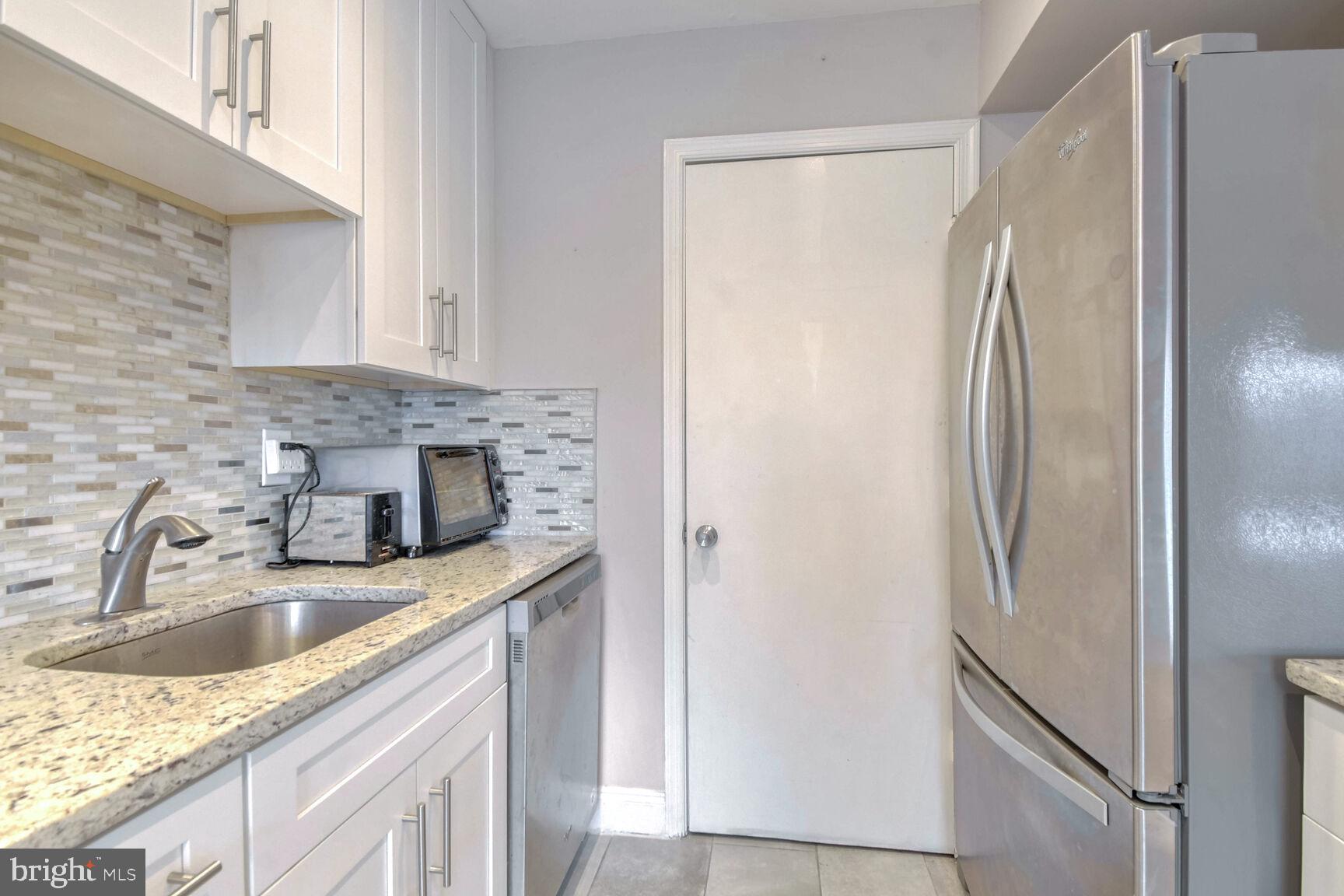 14906 McKisson Court, Unit 8DF Silver Spring, MD 20906 - Photo 9 of 19 Kitchen