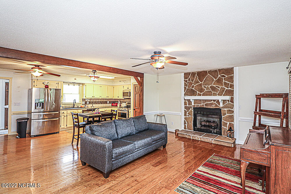 5442 Red Road Nashville, NC 27856 - Photo 24 of 45 living room 4