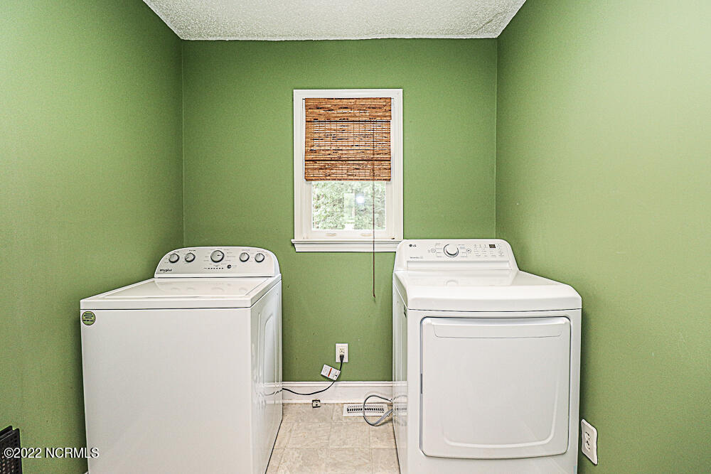 5442 Red Road Nashville, NC 27856 - Photo 40 of 45 washer/dryer