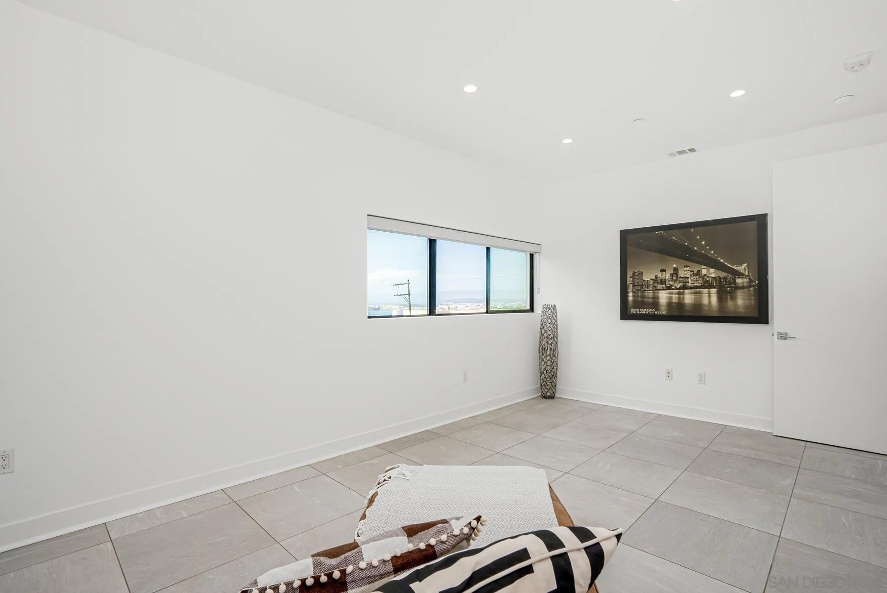 2359 Front Street San Diego, CA 92101 - Photo 30 of 50 a view of an empty room