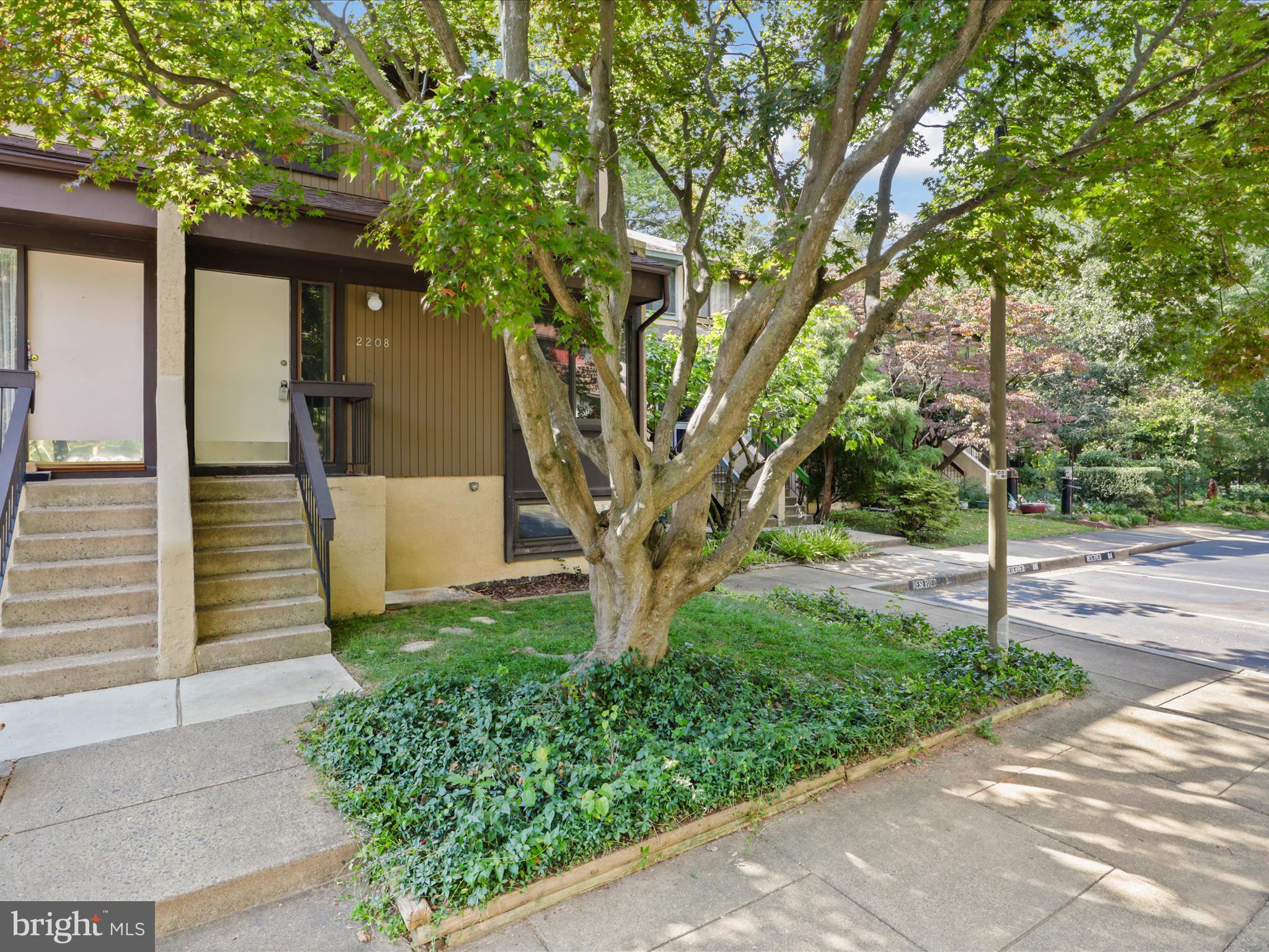 2208 Cartwright Place Reston, VA 20191 - Photo 2 of 37 2208 Cartwright Place