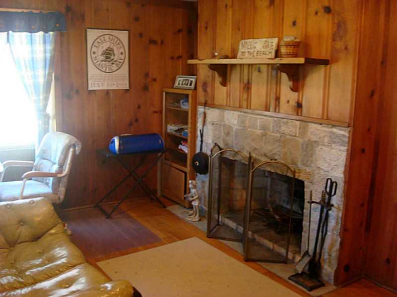 180 Charlestown Beach Road Charlestown, RI 02813 - Photo 4 of 5 Living Room.