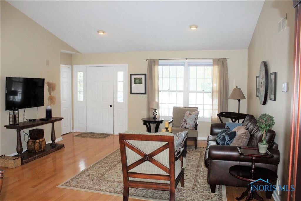 8010 Holstein Road Toledo, OH 43617 - Photo 3 of 26 Gallery Image 3