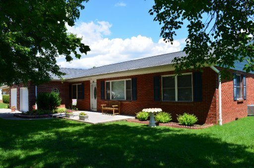 412 Riverside Drive Clinton, TN 37716 - Photo 1 of 27 Primary Photo