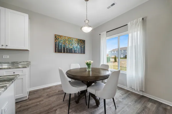 $325,000 | 1243 Gillespie Lane, Yorkville, IL 60560