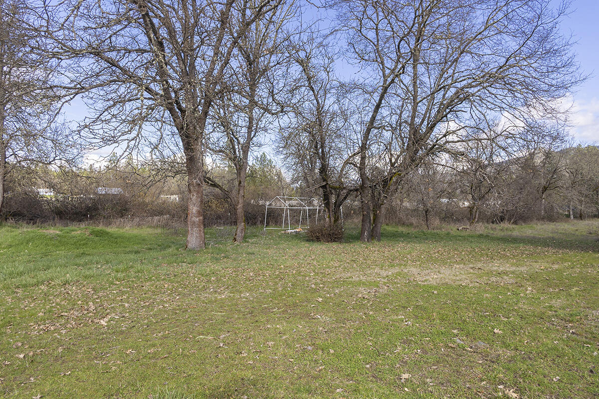 1392 Cedar Flat Road Williams, OR 97544 - Photo 35 of 56 34