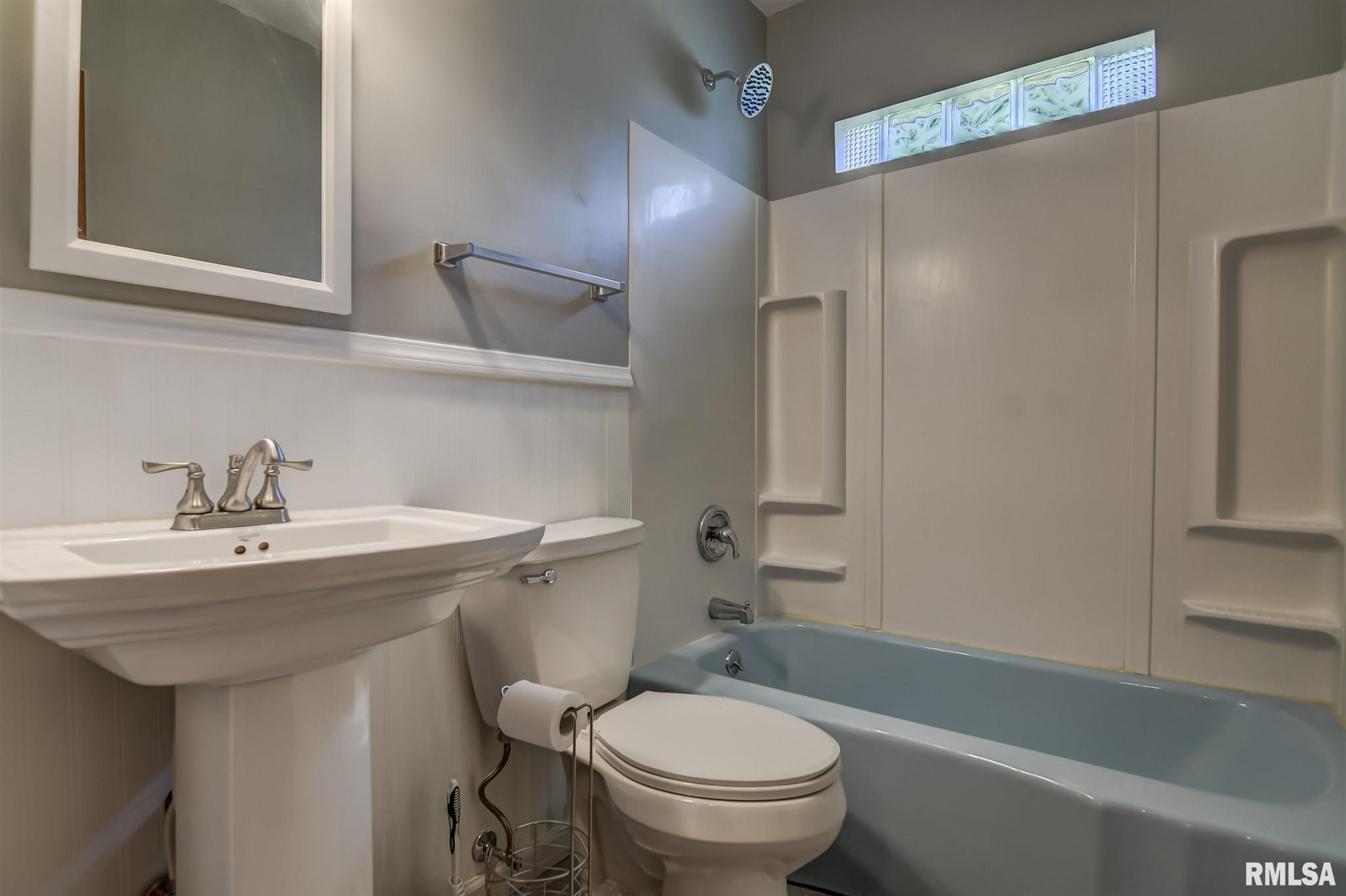 1615 Reed Avenue Springfield, IL 62704 - Photo 9 of 18 Gallery Image 9