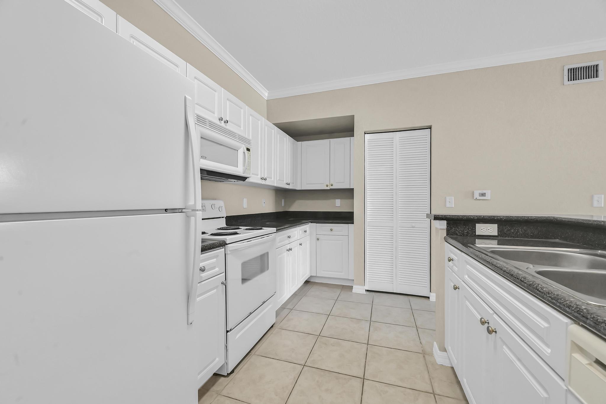 196 Southeast Kitching Circle Stuart, FL 34994 - Photo 7 of 27 Z63_3278