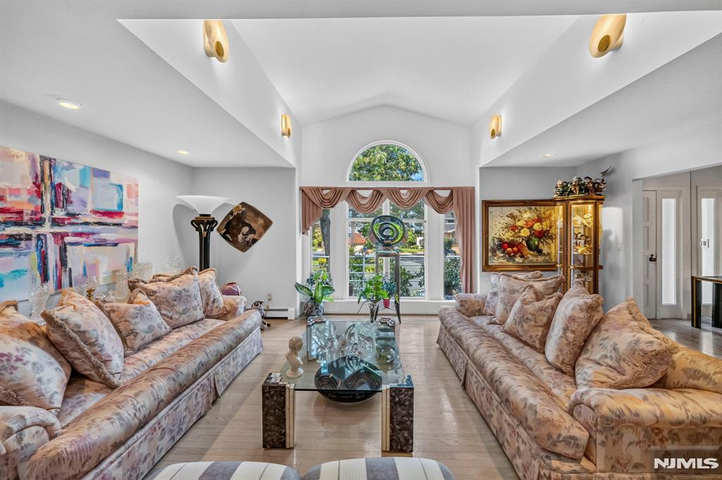1230 Duncan Road Fort Lee, NJ 07024 - Photo 8 of 50