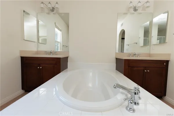 $4,000 | 710 East Valencia Street, Anaheim, CA 92805